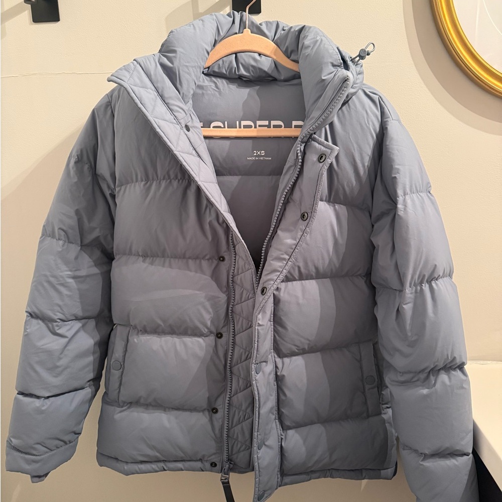 Aritzia Women's Light Gray Puffer Jacket